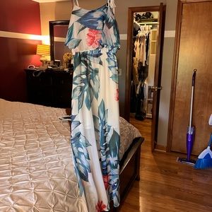NWT; Vici Floral Maxi